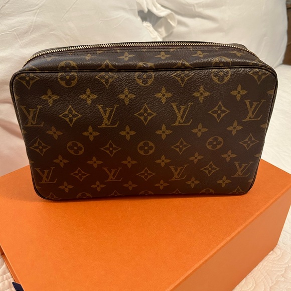 Authentic Clean Louis Vuitton Monogram Trousseau 🥰 - Picture 2 of 14